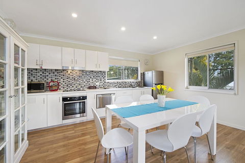 Fishing And Swimming At Your Doorstep - Sylvan Beach Esp, Bellara - Tourism TAS 15