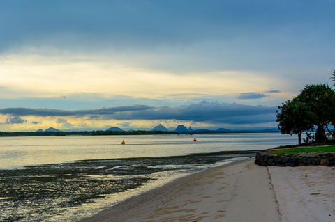 Fishing And Swimming At Your Doorstep - Sylvan Beach Esp, Bellara - Tourism TAS 14