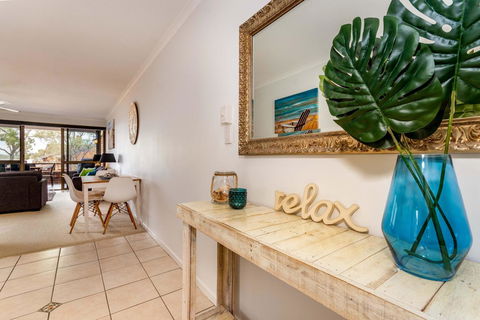 Spacious Family Unit With Incredible Views. - Tourism TAS 5