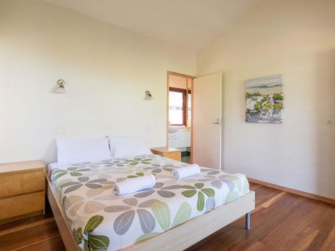 Laguna House - Hobart Tourism 3