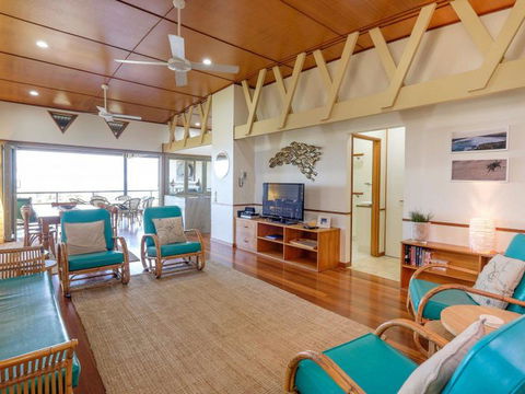 Claytons 1 By Discover Stradbroke - Hobart Tourism 3