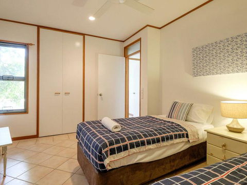 Claytons 1 By Discover Stradbroke - Hobart Tourism 24