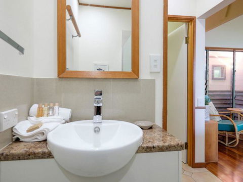 Claytons 1 By Discover Stradbroke - Hobart Tourism 10