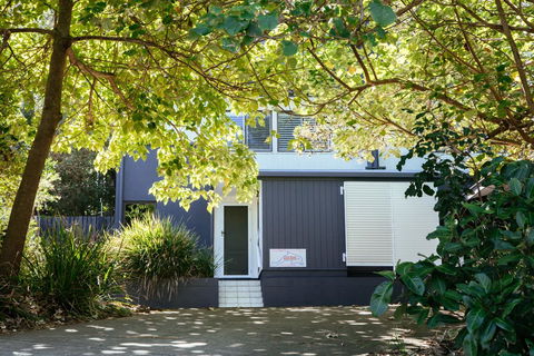 Point Break Beach House - Hobart Tourism 1