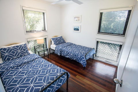 Point Break Beach House - Hobart Tourism 15