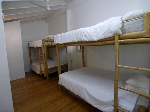 Annie's White House - Hobart Tourism 33