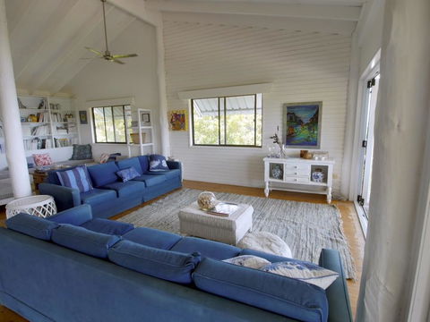 Annie's White House - Hobart Tourism 7
