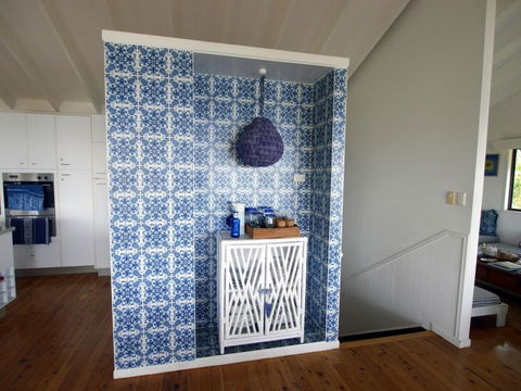 Annie's White House - Hobart Tourism 1