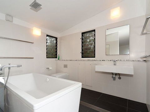 Aquila - Hobart Tourism 4
