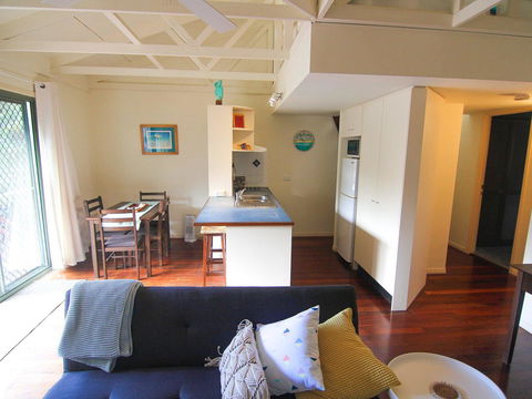 17 Pt Lookout Beach Resort - Hobart Tourism 13