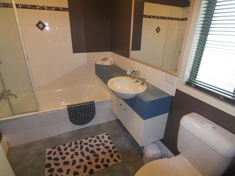 17 Pt Lookout Beach Resort - Hobart Tourism 7