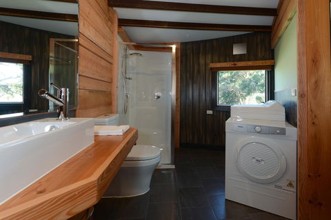 Taylors Bay Cottage - Tourism TAS 11