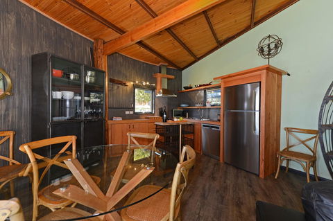 Taylors Bay Cottage - Tourism TAS 4