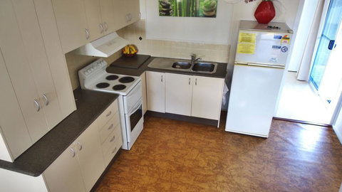 'AFRAME Tarcoola Cottage' 29 The Parade, North Haven - Hobart Tourism 3