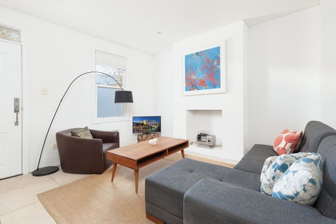 'Darling Lily' - Your Townhouse Hideaway - Tourism TAS 1