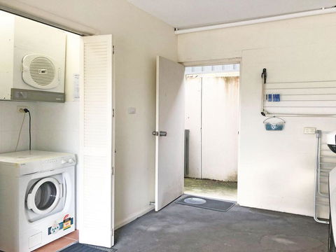 'Dutchies Vista' 1/45 Christmas Bush Ave - Ground Floor Duplex With Stunning Water Views - Hobart Tourism 2