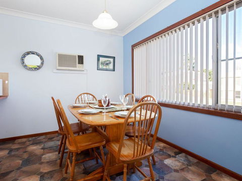 'Rutland', 1/13 Cromarty Road - Pet Friendly, Boat Parking, Water Views, Air Con - Hobart Tourism 1