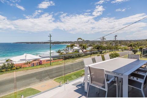 'Salt & Light' Mollymook - Tourism TAS 0