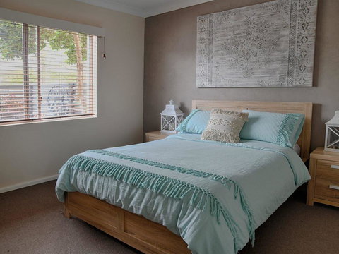 'Sandy Bottoms' With WiFi Just Moments From Beach - Hobart Tourism 1