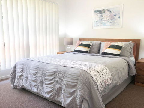 'Sandy Palms' 28 Moorooba Cr - Beautiful Home With Wifi, Air-con And Boat Parking - Hobart Tourism 1