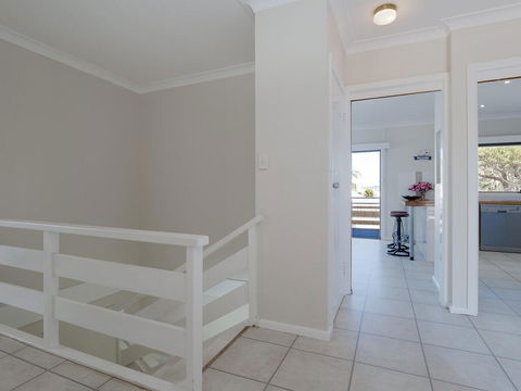 'SeaHaven', 2 Richardson Ave - Large Home With Aircon, Smart TV, WIFI, Netflix & Boat Parking - Tourism TAS 1