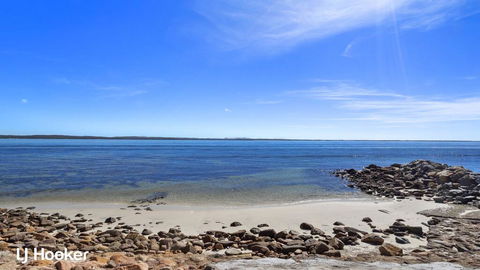 'Yacaaba' Beautiful Waterfront Location - Hobart Tourism 2