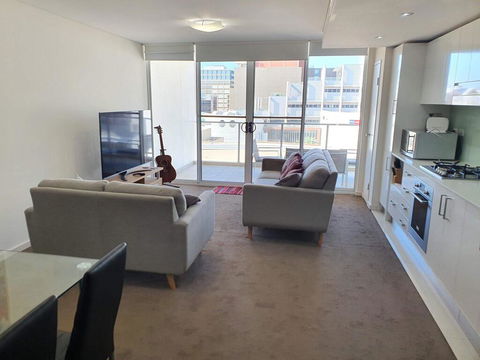 (just Listed) Bolton St 1br 350m Walk To Newcastle Beach +++ Wifi End Eand - Tourism TAS 3