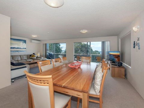 1 'Laman Lodge', 15 Laman Street - Stunning Air Conditioned Unit With Water Views And WIFI - Hobart Tourism 3