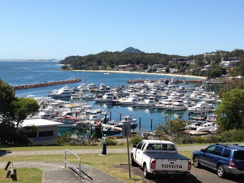 1 'Laman Lodge', 15 Laman Street - Stunning Air Conditioned Unit With Water Views And WIFI - Hobart Tourism 0