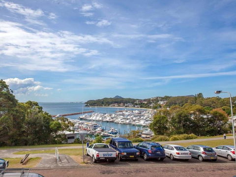 1 'Laman Lodge', 15 Laman Street - Stunning Air Conditioned Unit With Water Views And WIFI - Hobart Tourism 2