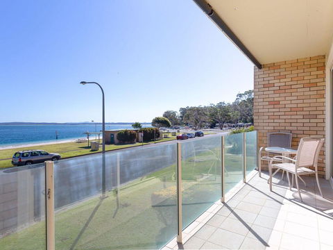 1 'Little Hut', 20 Kurrawa Close - Spectacular Water Views, NBN & Air Conditioned - Hobart Tourism 0