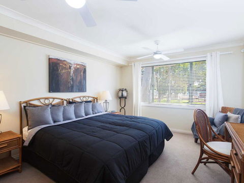 1 'Peninsula Waters', 2-4 Soldiers Point Road - Aircon, Pool & Massive Outdoor Area - Hobart Tourism 1
