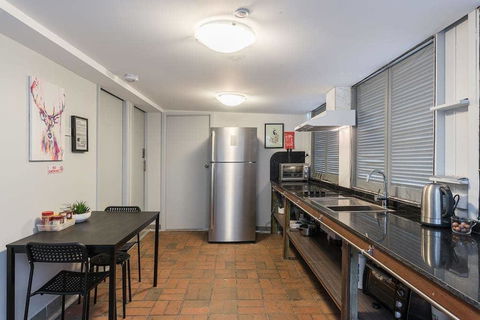 1 Double Quaint Grannyflat Private Room Near Public Transport - SHAREHOUSE - Hobart Tourism 2