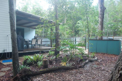 1 Naiad Court - Lowset Family Home With Swimming Pool And Covered Deck. Pet Friendly - Tourism TAS 2