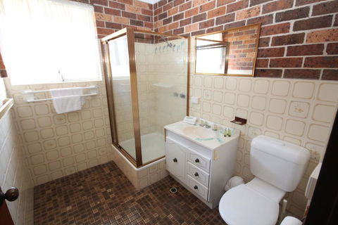 1/2 Brunswick Avenue - Tourism TAS 3