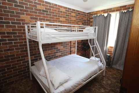 1/2 Brunswick Avenue - Tourism TAS 2