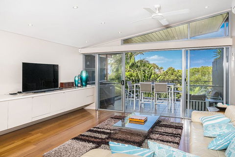 1/22 Mahogany Drive - Beach House 1 @ Vue - Hobart Tourism 0