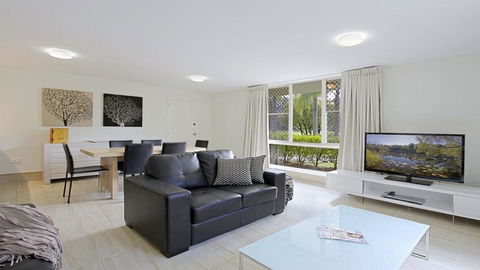1/56 Lawson Street@Clarkes Beach - Hobart Tourism 3