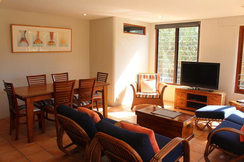 1/9 Marine Parade, Wategos Beach - Beachbound - Hobart Tourism 3