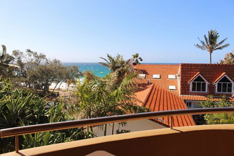 1/9 Marine Parade, Wategos Beach - Beachbound - Hobart Tourism 0