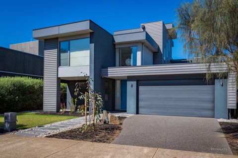 10 Sands Bvd - Tourism TAS 1