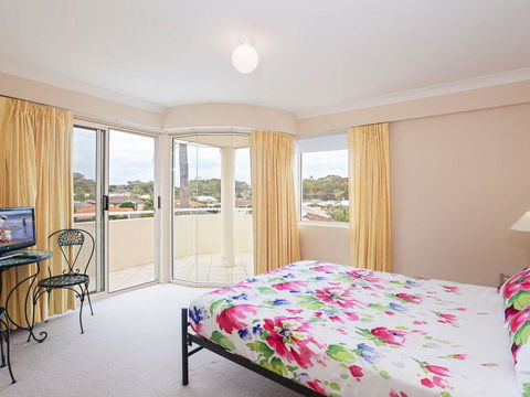11 'Seashells', 21-23 Magnus Street - Pool, Lift, Aircon - Hobart Tourism 1