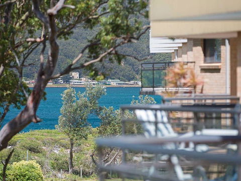 11 'Shoreline' 1 Intrepid Close - Cosy Unit Within Walking Distance To The Water - Hobart Tourism 0