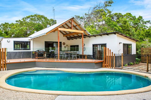 11 Naiad Court - Rainbow Shores, Fantastic Family Retreat, Swimming Pool, 200m To Beach, Free Wi-Fi - Tourism TAS 0