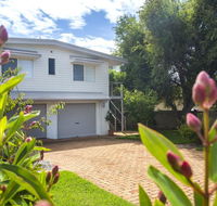 11 Riley St - Stylishly Modern - Tourism TAS