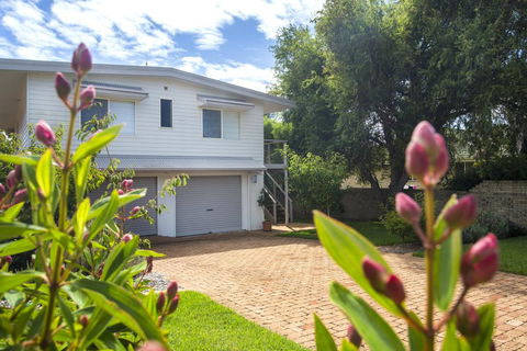 11 Riley St - Stylishly Modern - Tourism TAS 0