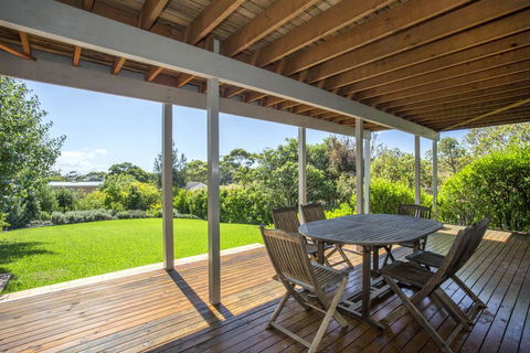 11 Riley St - Stylishly Modern - Tourism TAS 3
