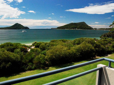 12 'Ocean Shores', 27 Weatherly Cl - Waterfront Unit With Sensational Water Views, WIFI & Air Conditioning - Hobart Tourism 0