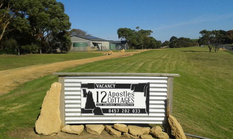 12 Apostles Cottages - Hobart Tourism 1