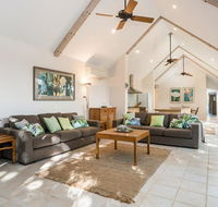 12 Childe Street Byron Bay - Absolute Belongil Summerhouse - Hobart Tourism